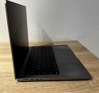 MacBook M2 Pro 14” 2023 — 16 GB RAM/512 GB SSD ideální stan, - 6