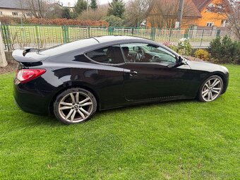 Hyundai Genesis Coupe 3.8 (2010) Track Edition 223 kW - 6