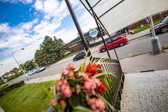 Zařízená garsonka s balkonem - 6