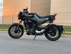 Husqvarna Svartpilen 125 6/2023 11 kW (15 hp) A1 1. majitel - 6