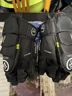Hokejové rukavice warrior vel 13 - 6