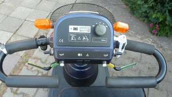 Prodám elektrický vozík Pride Luna - 6