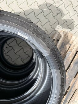 Pirelli 245/35 + 305/30 R20 - 6