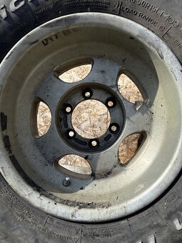 Kola včetně pneu 31x10.5r15 6x139.7 - 6
