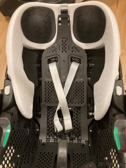 Maxi Cosi Pebble 360 Pro 2 + Family fix base - 6