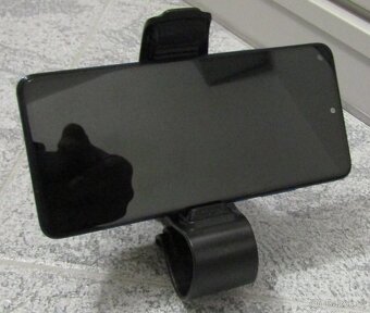 DRŽÁK NA MOBIL - 6