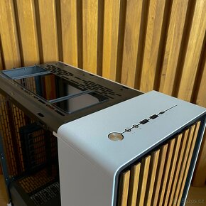 Počítačová skříň Fractal Design North Chalk White - 6