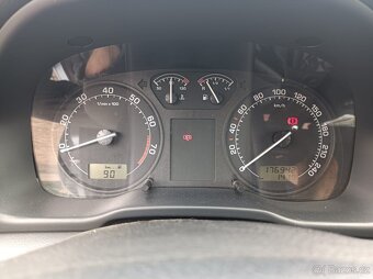 Škoda Octavia 1.6 benzin - 6