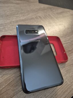 Samsung Galaxy S10e - 6