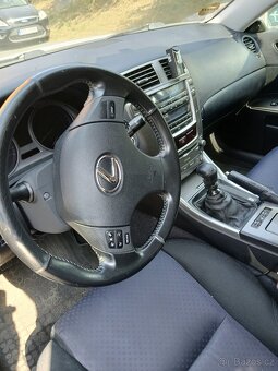 Lexus is 220d - 6