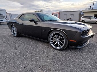 Dodge Challenger hemi - 6