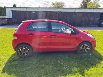 Toyota yaris 1.3 - 6
