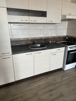 Pronájem bytu 2+kk s 2 balkony – 50 m², 11. patro - 6