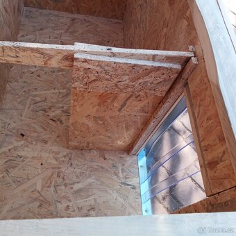 Psí bouda bez krytiny, s přepážkou a zástěnou, 6 velikostí - 6