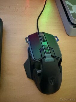 PlayStation 4 slim - 6