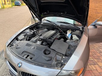 BMW Z4 2.5i (141kw) manuál, dovoz DE, červená kůže - 6