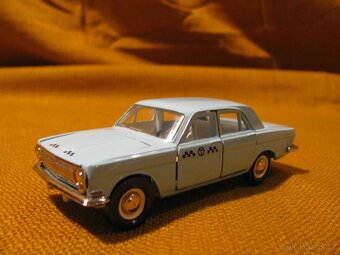 MODEL TAXI VOLGA GAZ 24 kovový model 1:43 SSSR - 6
