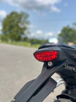 Honda CB125R - 6