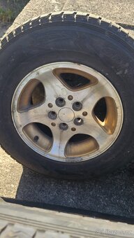 Jeep Cherokee. Prodam komplet zimni kola 225/70/15 - 6
