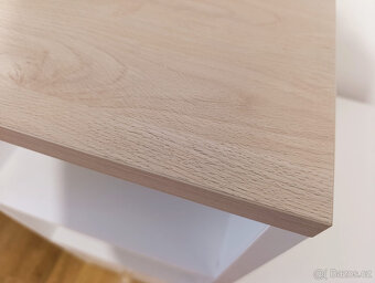 Bílá komoda s úložnými boxy - 6