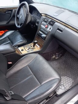 Prodám Mercedes-Benz  w210 E220cdi rv.2000 - 6