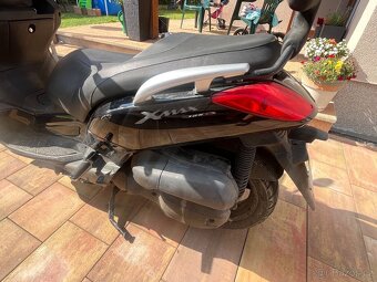 Yamaha X-Max 125 - 6