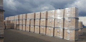 SLEVADřevěné bukové brikety,baleno po 10kg...7,3kč.. - 6