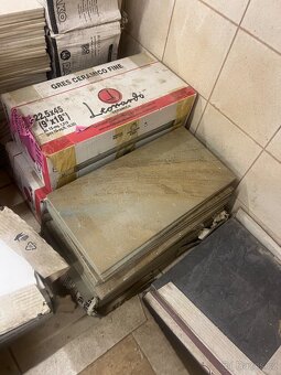 Zbytky obkladaček a dlaždic - venek a interiér (za drobné) - 6