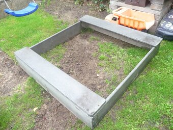 Prodám šlapací traktor, houpačku, dětské pískoviště - 6