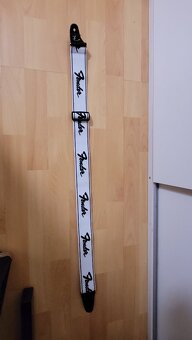 Kytarové kombo a elektrická kytara - 6