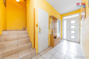 Prodej rodinného domu 195 m2, pozemek 646 m2, Starovičky - 6
