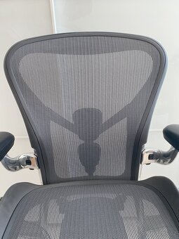 Kancelářská židle Herman Miller Aeron B Exclusive NOVÁ - 6