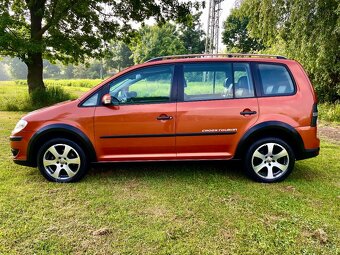 VOLKSWAGEN TOURAN CROSS 2.0 TDI,7 míst - 6