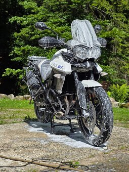 TRIUMPH tiger 800 - 6