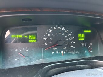 Lincoln Town car 4.6 V8 automat - 6