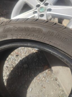 Prodám letní pneu 205/45/16 Sava Intensa UHP - 6