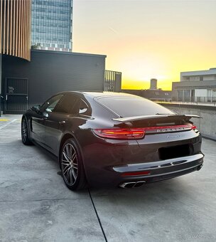 Porsche Panamera Turbo - 6