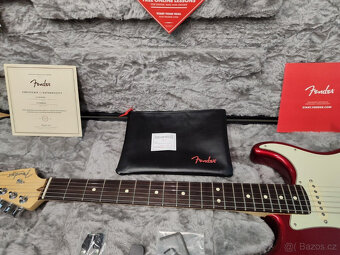 Americký profesionál Fender Stratocaster v autě - 6