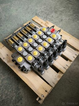 Hydraulický/Elektrický rozvaděč - 6