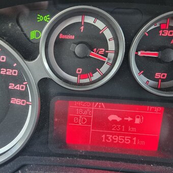 PĚKNÁ, BENZÍNOVÁ FIAT PANDA R.V : 2010 REZERVACE - 6