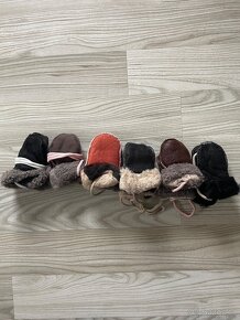 Nové, dětské rukavice s kožíškem. Pův.cena 290,- - 6