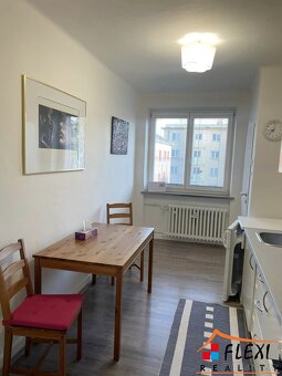 Pronájem zařízeného bytu 1+1 s balkónem, 43 m², ul. Dolní, O - 6