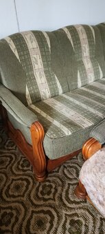 Velmi zachovalá sedací souprava i se stolkem - 6