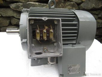 NEPOUŽITÝ elektromotor 380V.4kw-1440ot.nejen na CIRKULÁRKU. - 6