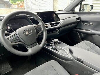 Lexus UX 250h - 6