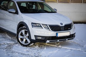 Octavia Combi 2.0 TDI 184k Scout DSG 4x4 - 6