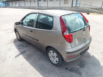 Fiat Punto 1.2 klima , originál 92tis.km,bez koroze - 6