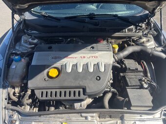 Alfa Romeo 147 1.9 JTD - 6