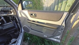 Nissan x-trail T30 - 6