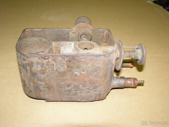 Prodám karburátor z motoru Benz Třebíč - 6